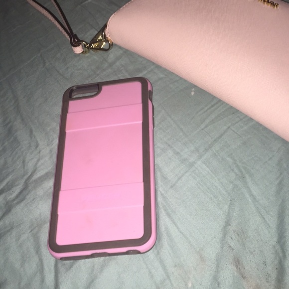 iPhone 6+ protective case, gently used ! - Picture 1 of 4